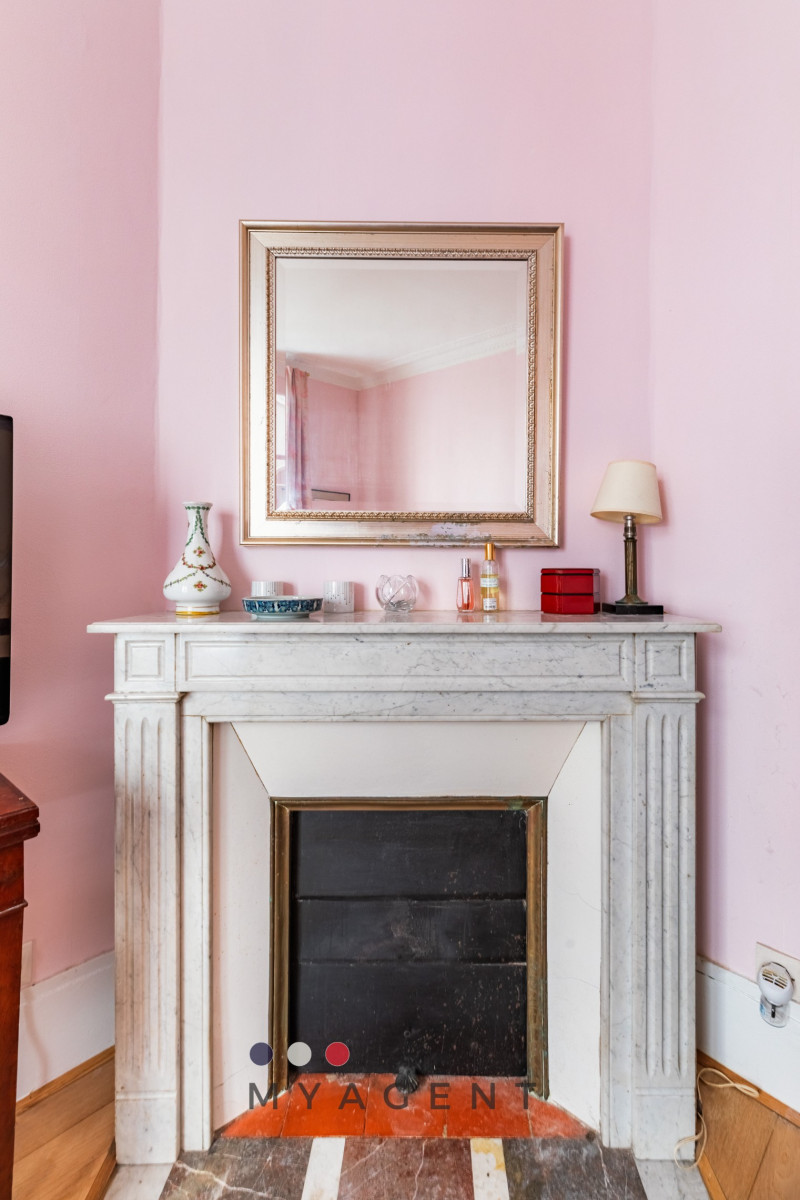 
                                                Vente
                                                 Appartement 4 pièces – charme de l’ancien