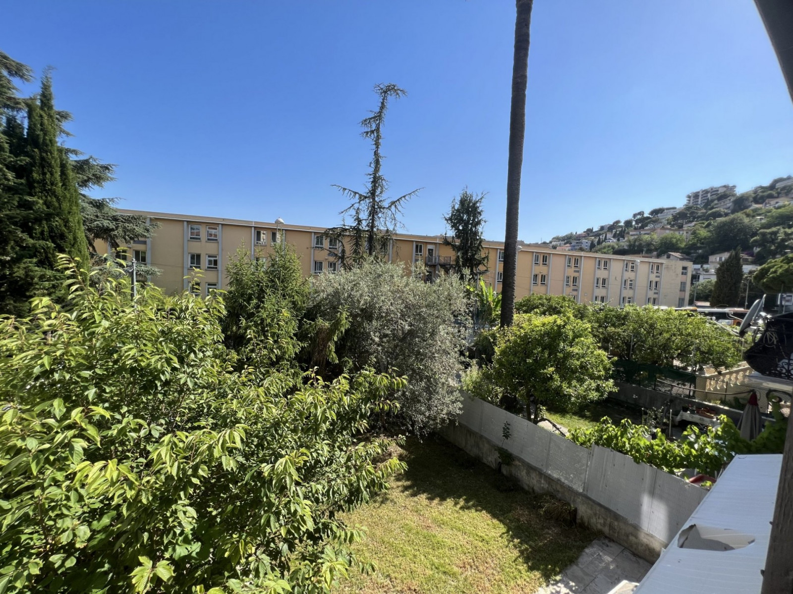 
                                                Vente
                                                 Appartement 4 pièces dans maison Nice Côte d'Azur