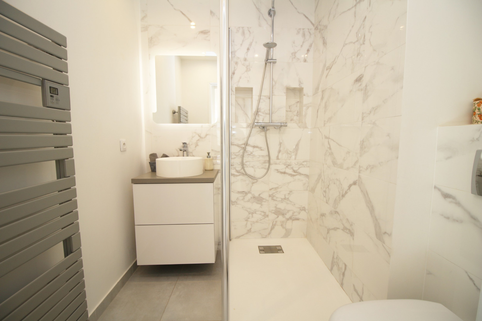 
                                                Vente
                                                 Appartement 4 pièces dernier etage Vue mer panoramique a vendre