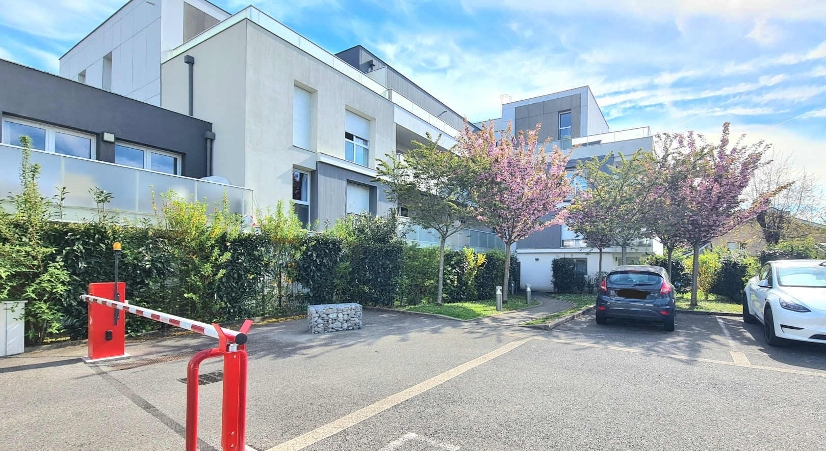 
                                                Vente
                                                 Appartement 4 pièces duplex en attique