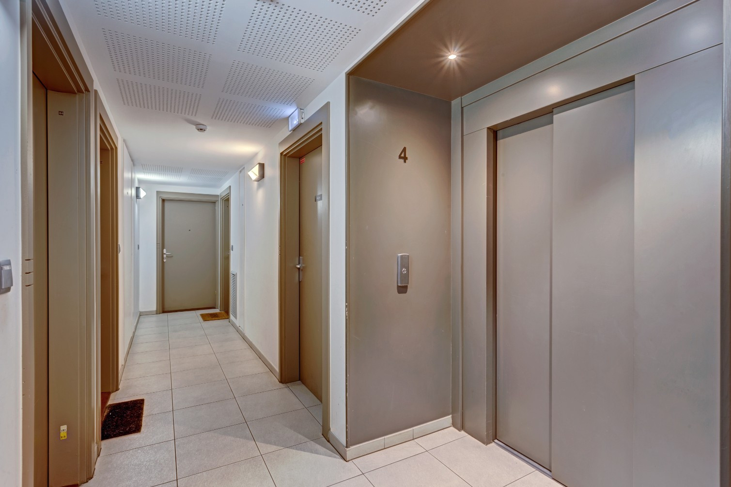 
                                                Vente
                                                 Appartement 4 pièces familial avec balcons