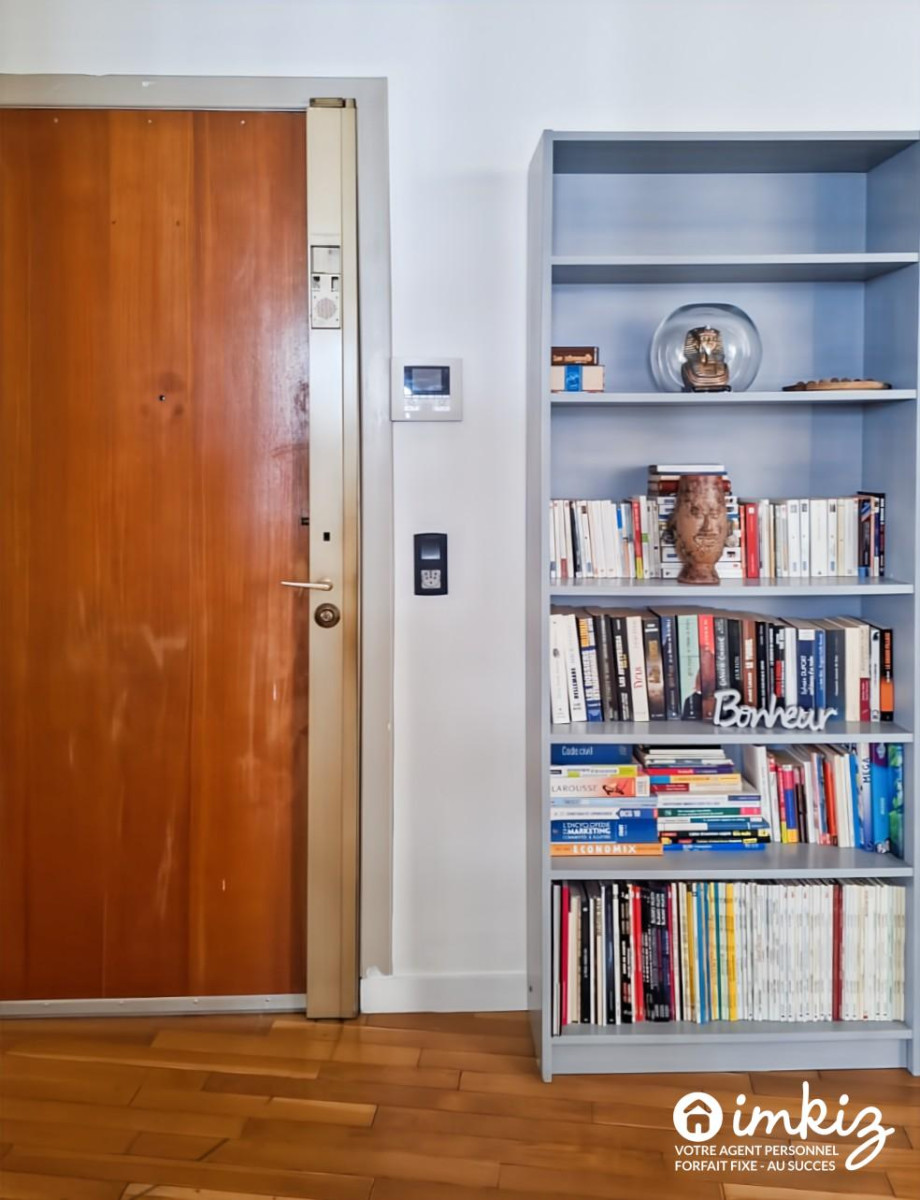 
                                                Vente
                                                 Appartement 4 pièces  lumineux - Calme - Sud