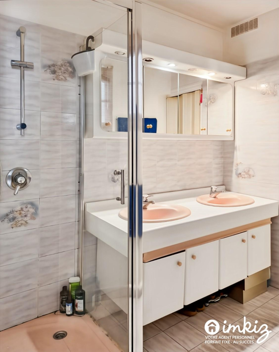 
                                                Vente
                                                 Appartement 4 pièces  lumineux - Calme - Sud