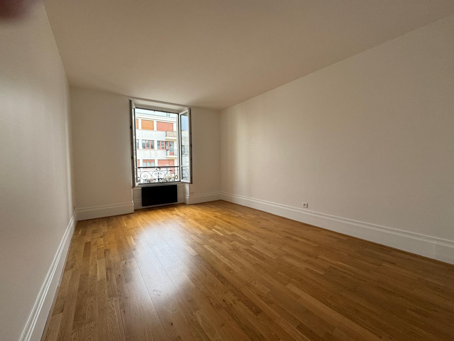 
                                                Location
                                                 Appartement 4 pièces non meublé – Pont de Neuilly