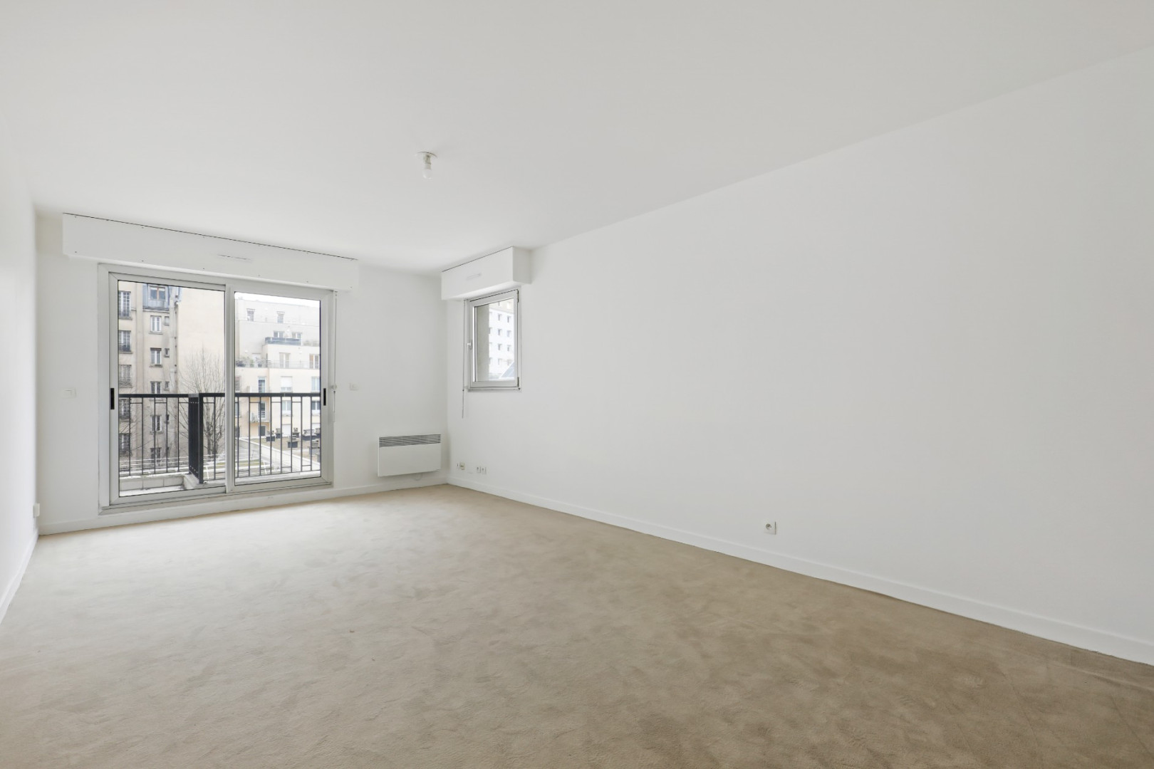 
                                                Vente
                                                 Appartement 4 pièces - Paris 20e