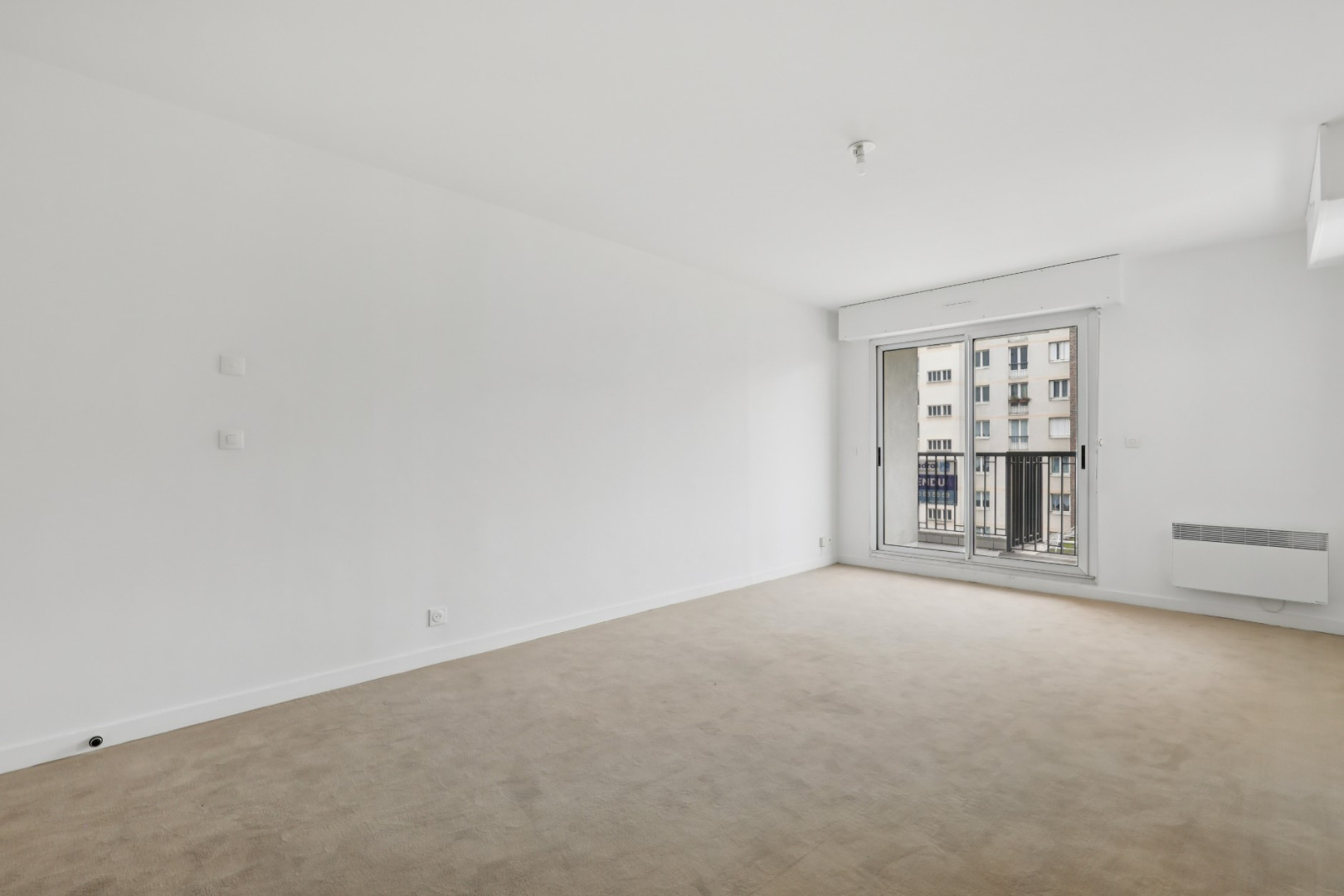 
                                                Vente
                                                 Appartement 4 pièces - Paris 20e
