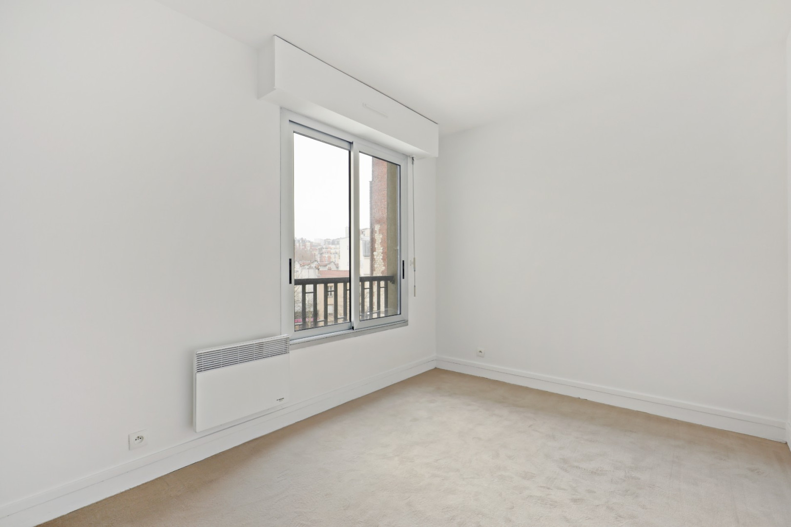 
                                                Vente
                                                 Appartement 4 pièces - Paris 20e