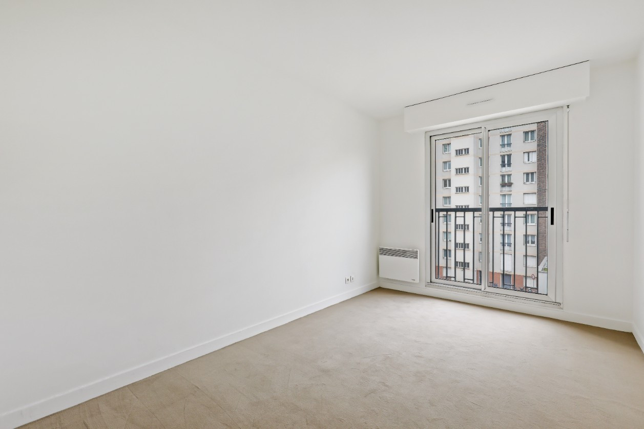 
                                                Vente
                                                 Appartement 4 pièces - Paris 20e