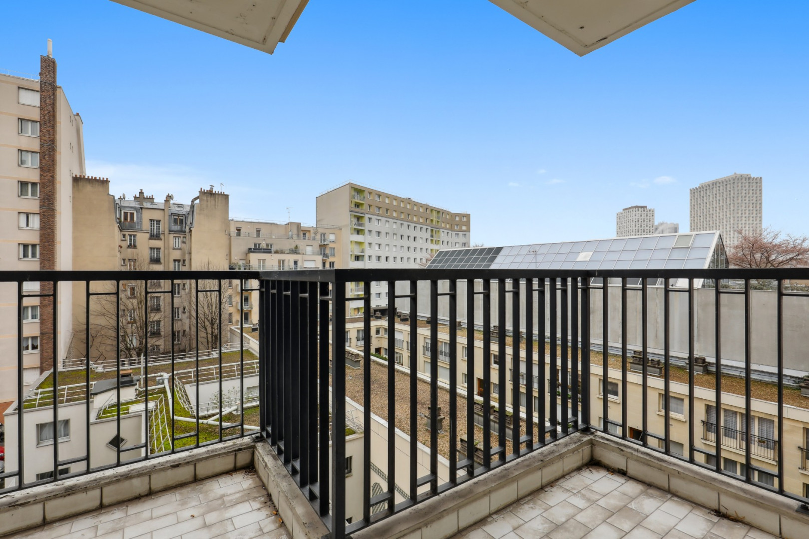 
                                                Vente
                                                 Appartement 4 pièces - Paris 20e