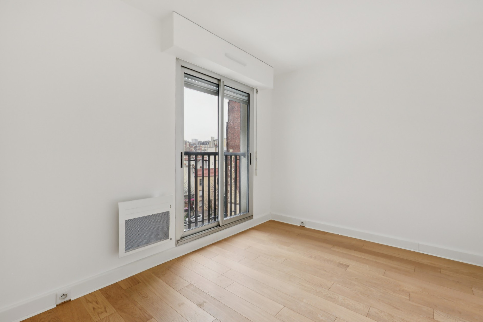 
                                                Vente
                                                 Appartement 4 pièces - Paris 20e