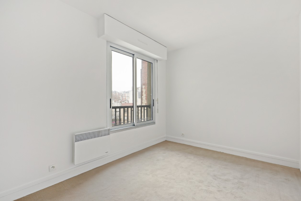 
                                                Vente
                                                 Appartement 4 pièces - Paris 20e