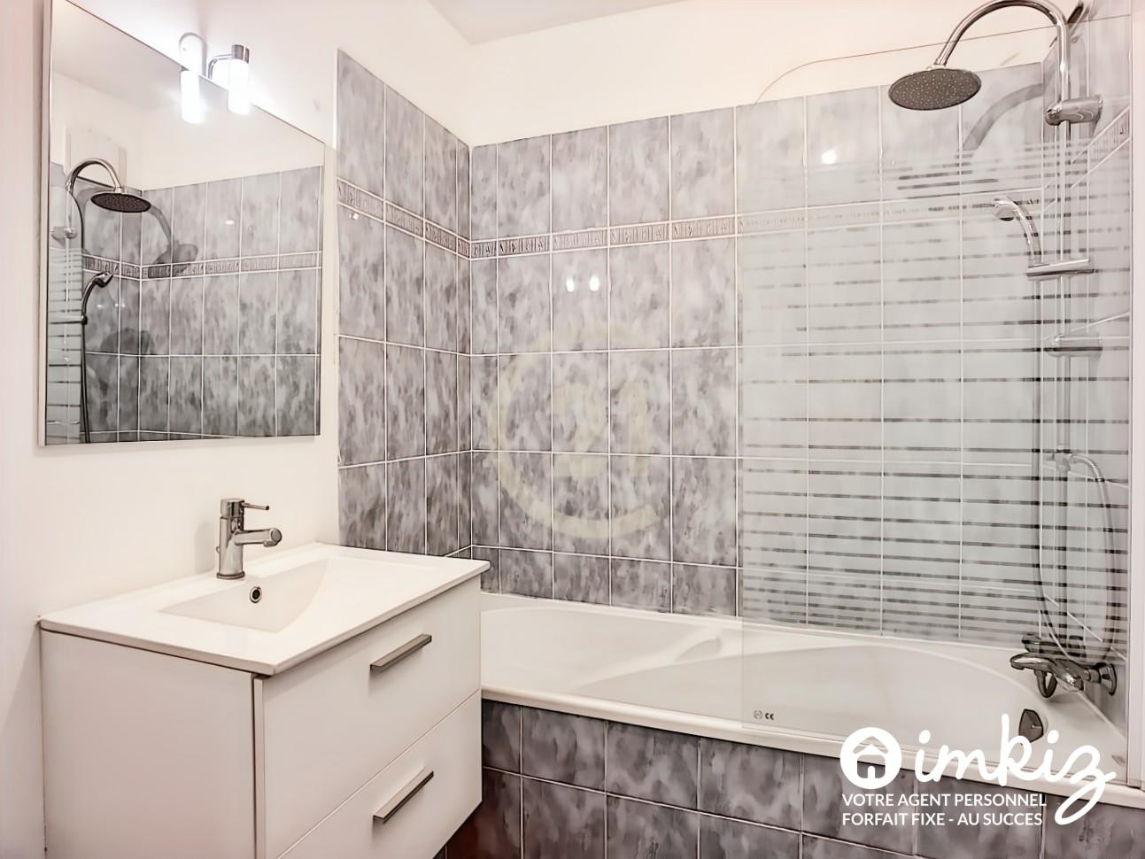 
                                                Vente
                                                 Appartement 4 pièces quartier La Bocca