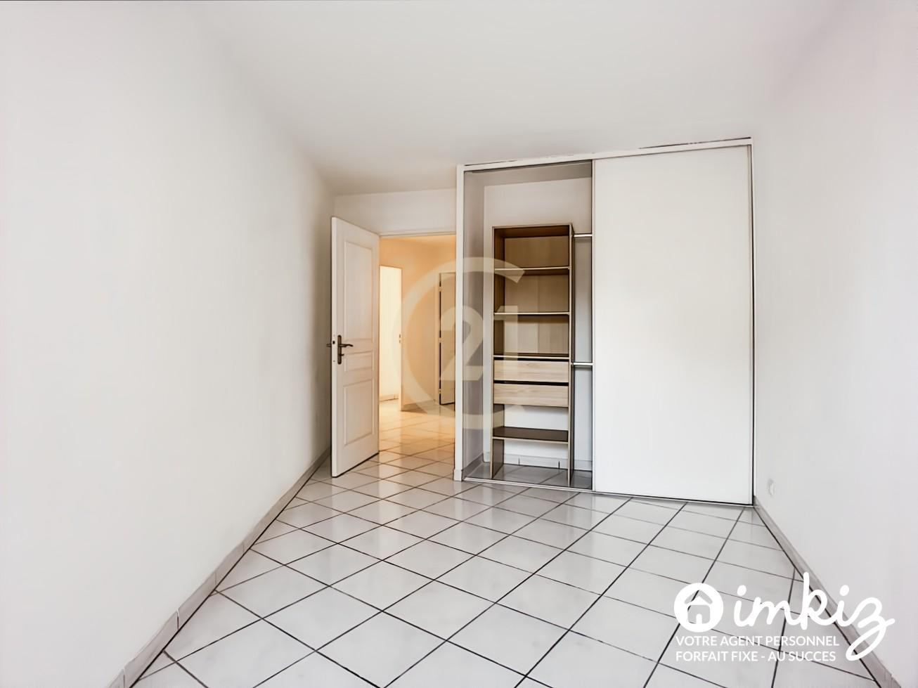 
                                                Vente
                                                 Appartement 4 pièces quartier La Bocca