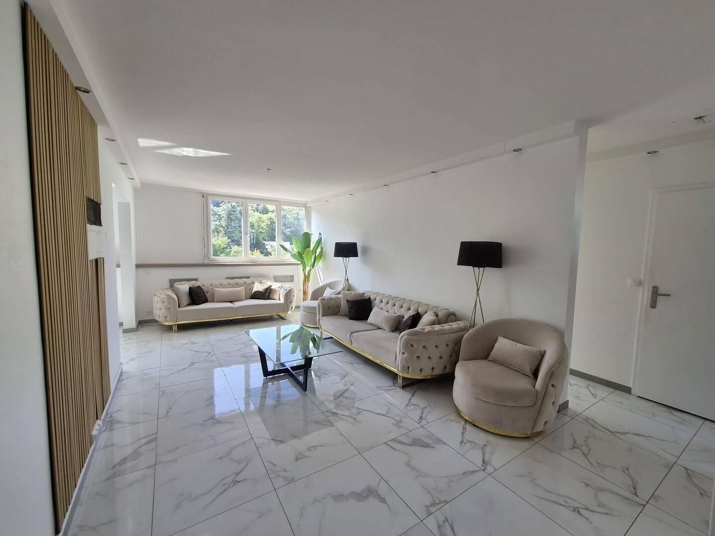 
                                                Location
                                                 APPARTEMENT 4 PIÈCES - SAINT ÉTIENNE