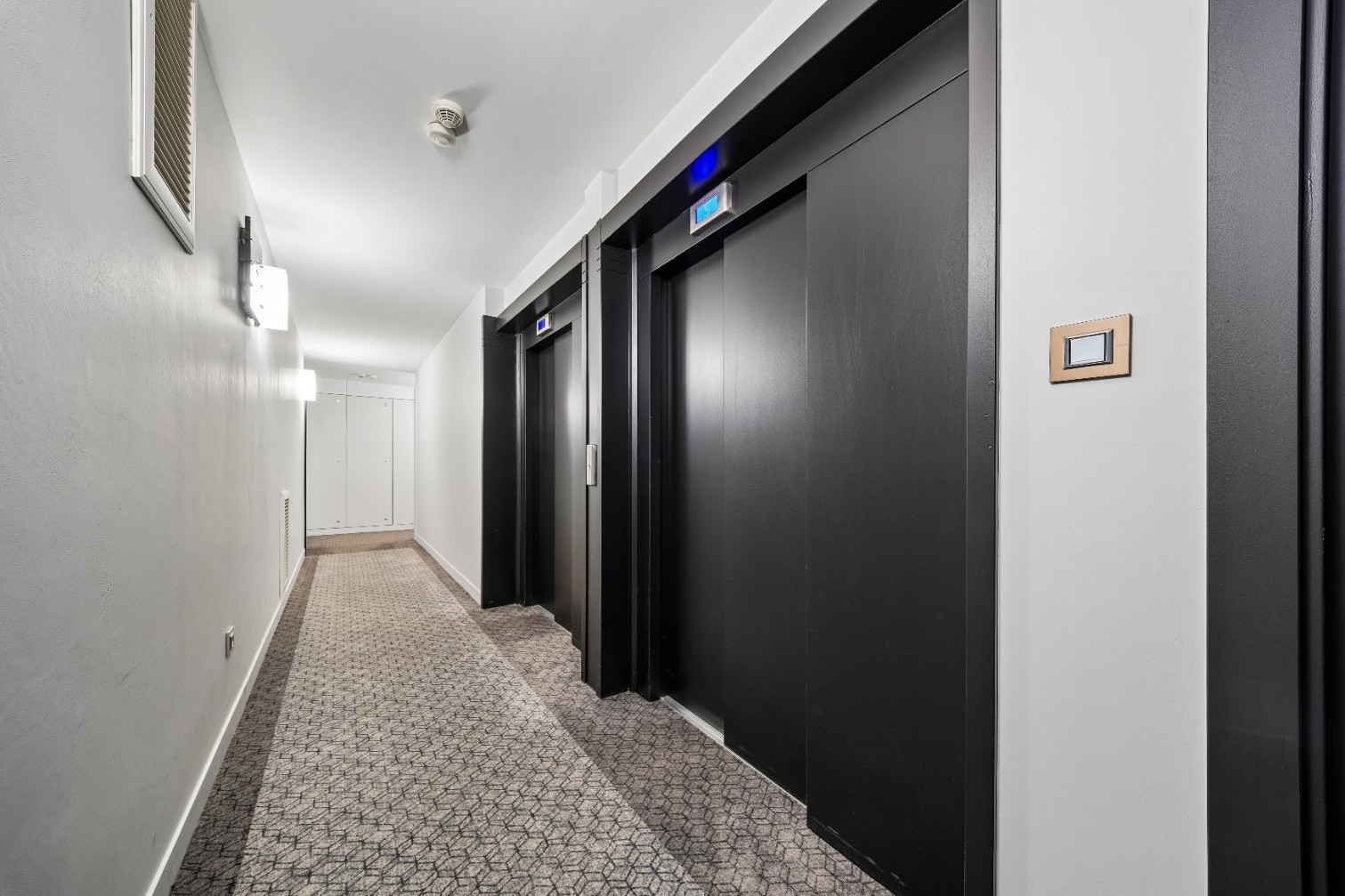 
                                                Vente
                                                 Appartement 4 pièces - Suresnes