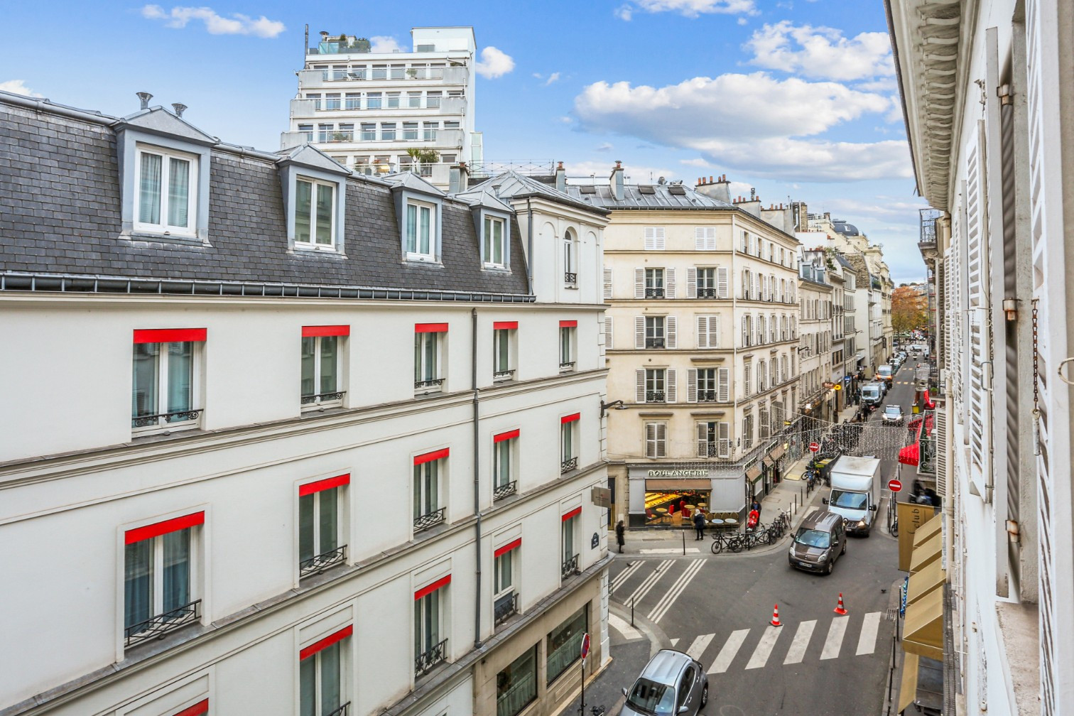 
                                                Vente
                                                 Appartement 4 pièces à rénover - Paris 8e