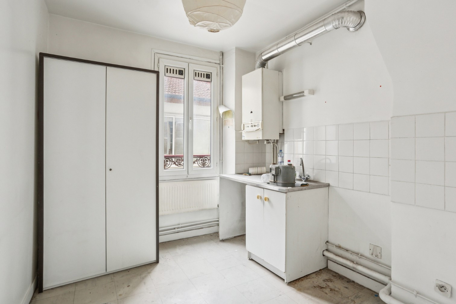 
                                                Vente
                                                 Appartement 4 pièces à rénover - Paris 8e