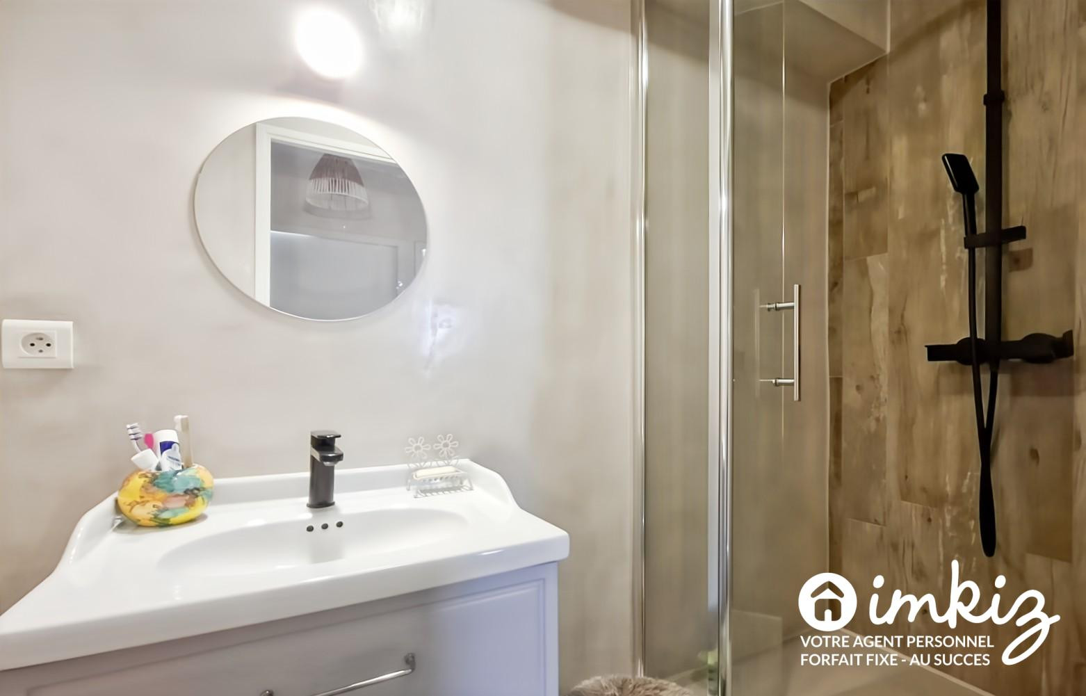 
                                                Vente
                                                 Appartement 4 pièces, très bien situé, au calme