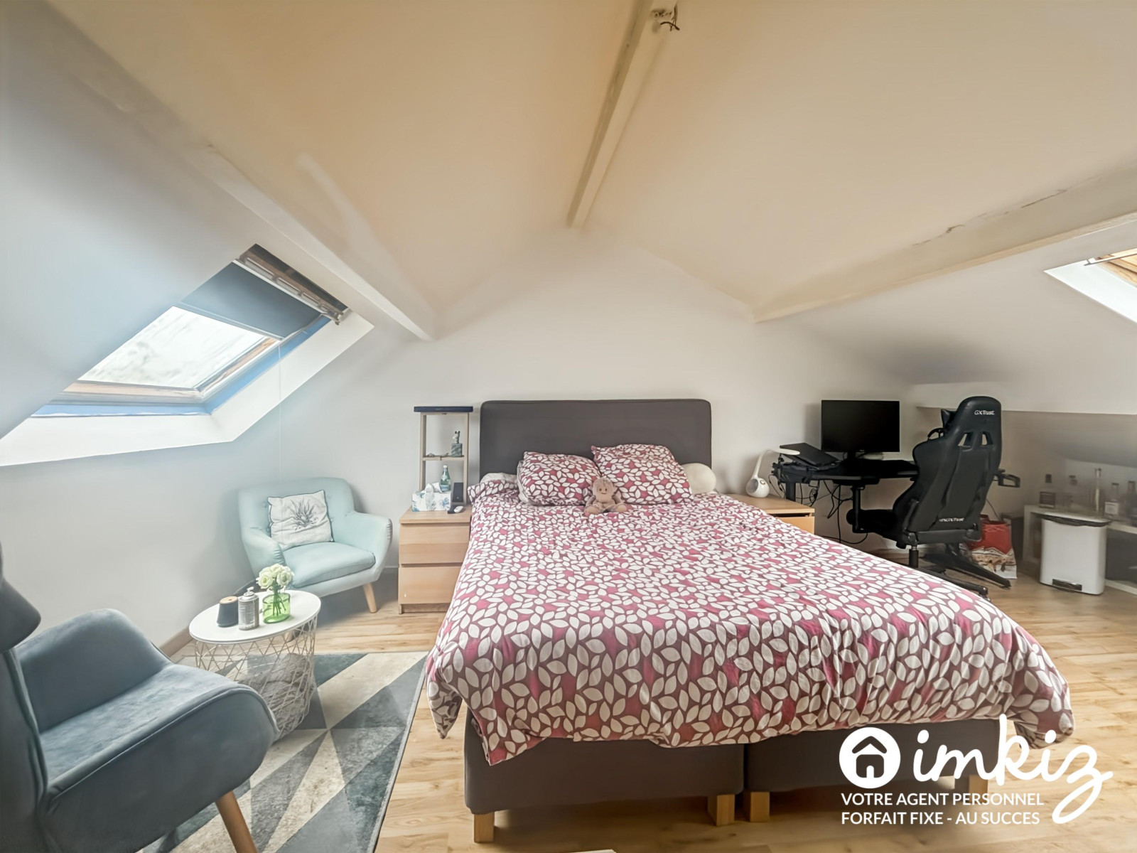 
                                                Vente
                                                 APPARTEMENT 4 PIECES TYPE MAISON DE VILLE