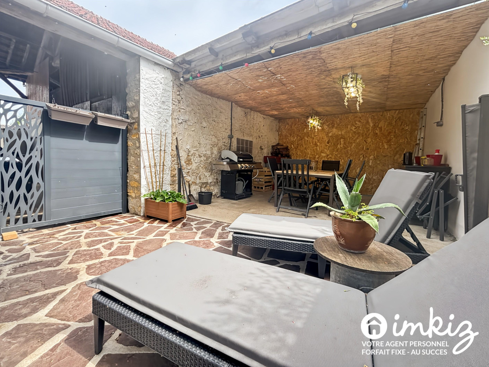 
                                                Vente
                                                 APPARTEMENT 4 PIECES TYPE MAISON DE VILLE