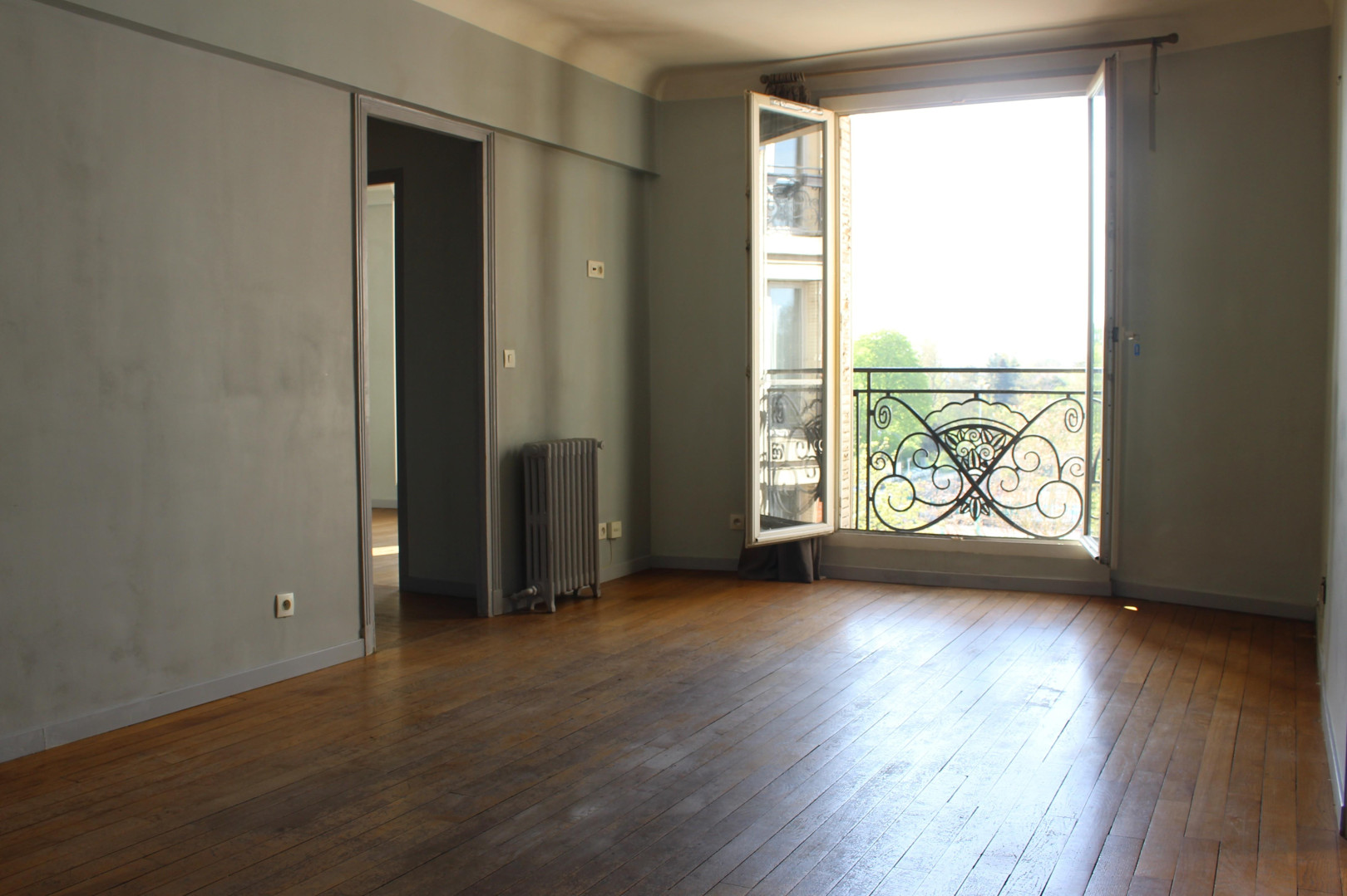 
                                                Vente
                                                 Appartement 4 pièces Vincennes  immeuble face Bois