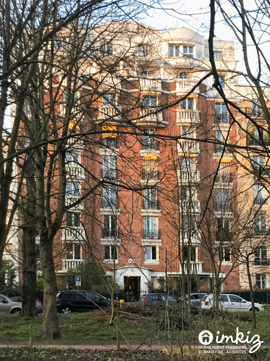 
                                                Vente
                                                 Appartement 4 pièces Vincennes  immeuble face Bois