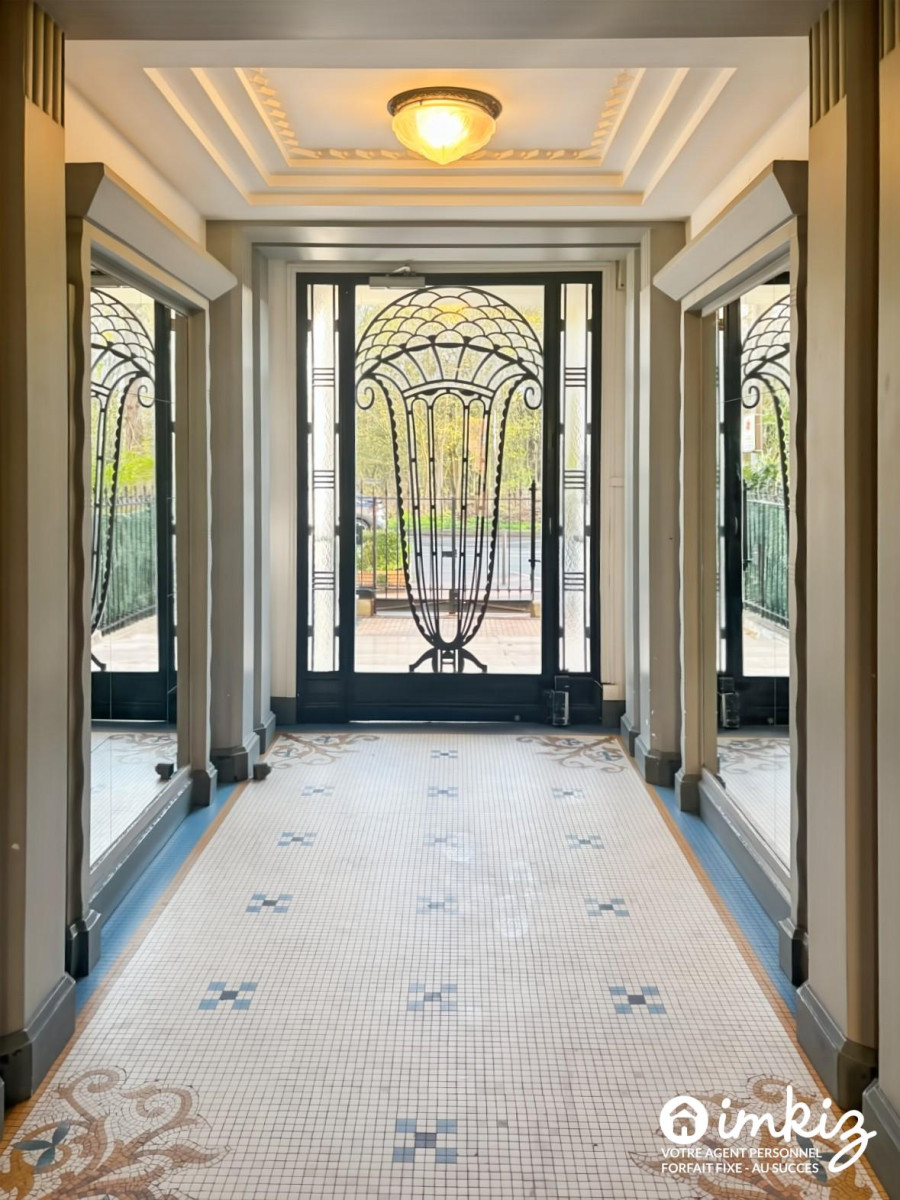 
                                                Vente
                                                 Appartement 4 pièces Vincennes  immeuble face Bois
