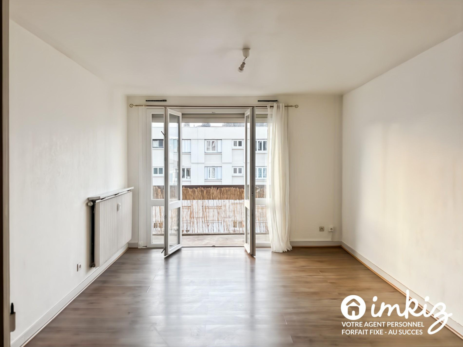 
                                                Vente
                                                 Appartement 4 pièces vue sur la vierge