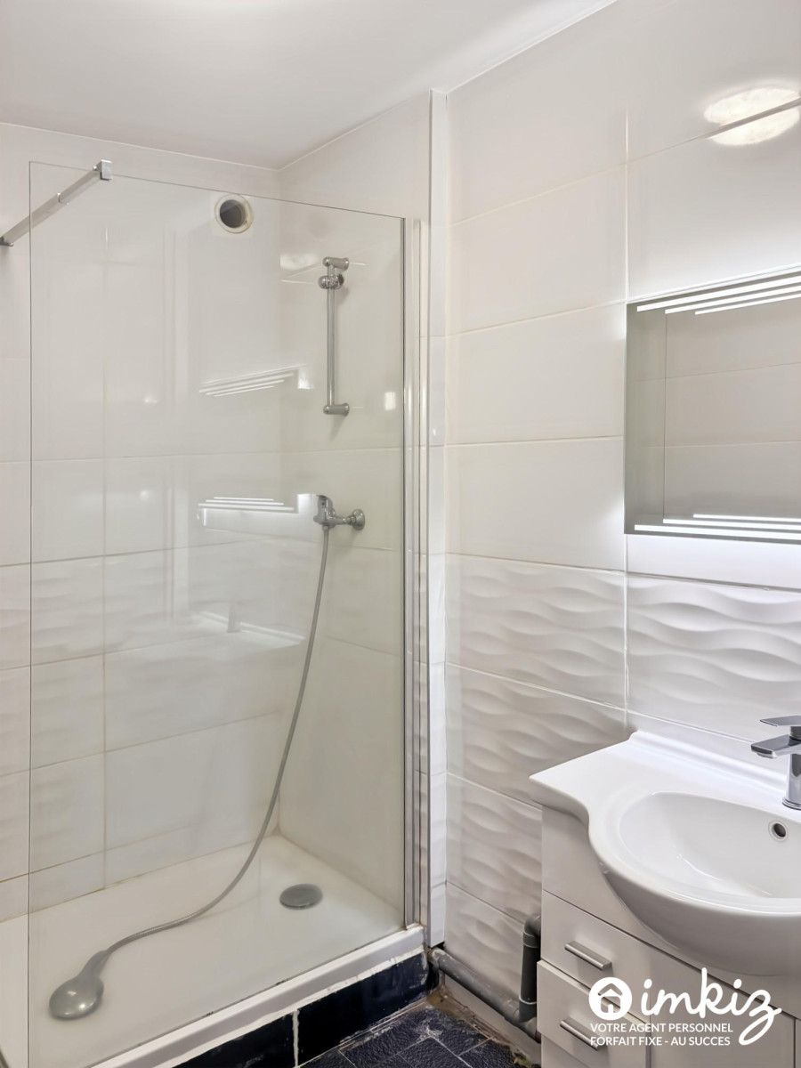 
                                                Vente
                                                 Appartement 4 pièces vue sur la vierge