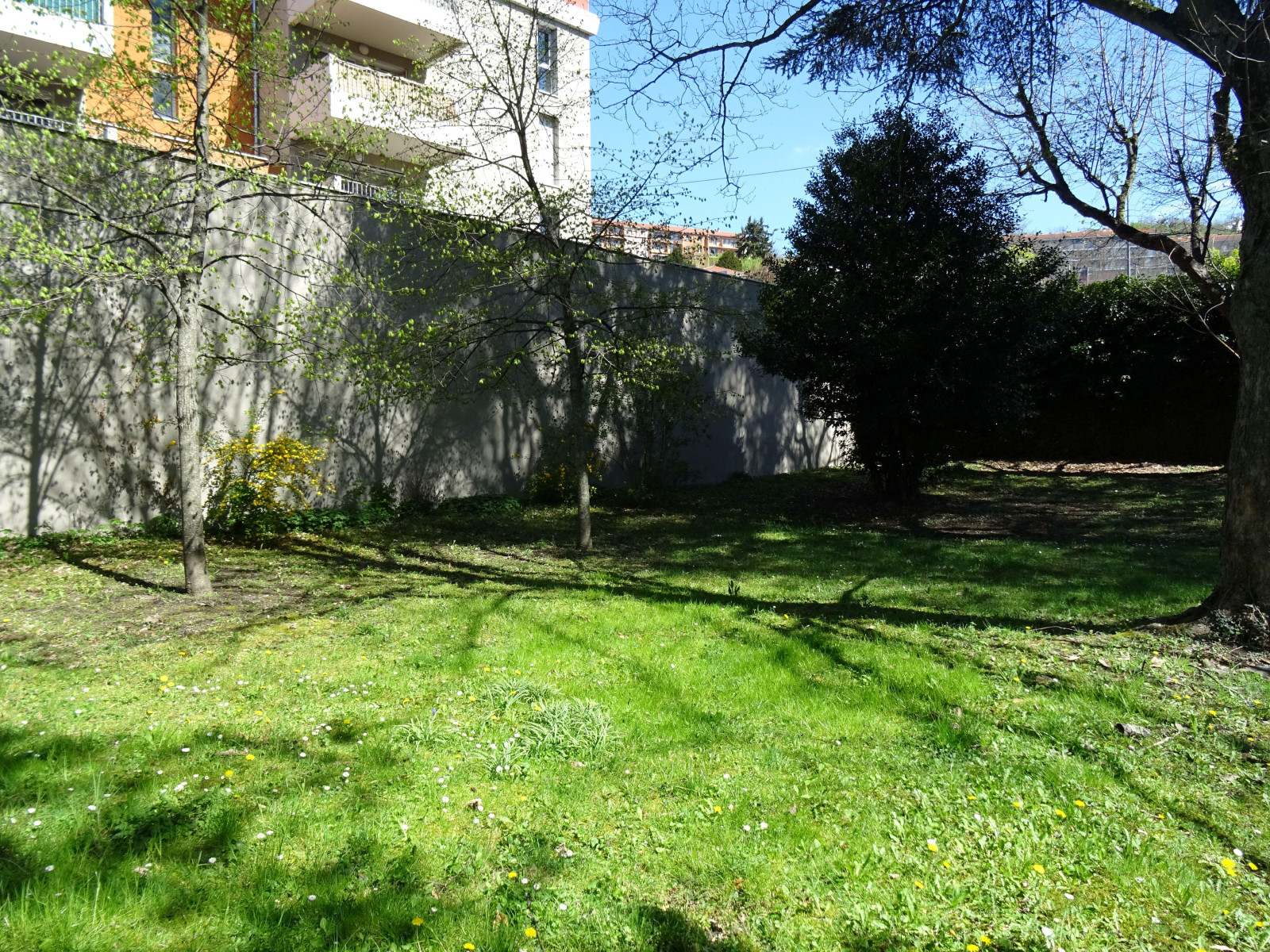 
                                                Vente
                                                 Appartement 4 pièces vue sur la vierge