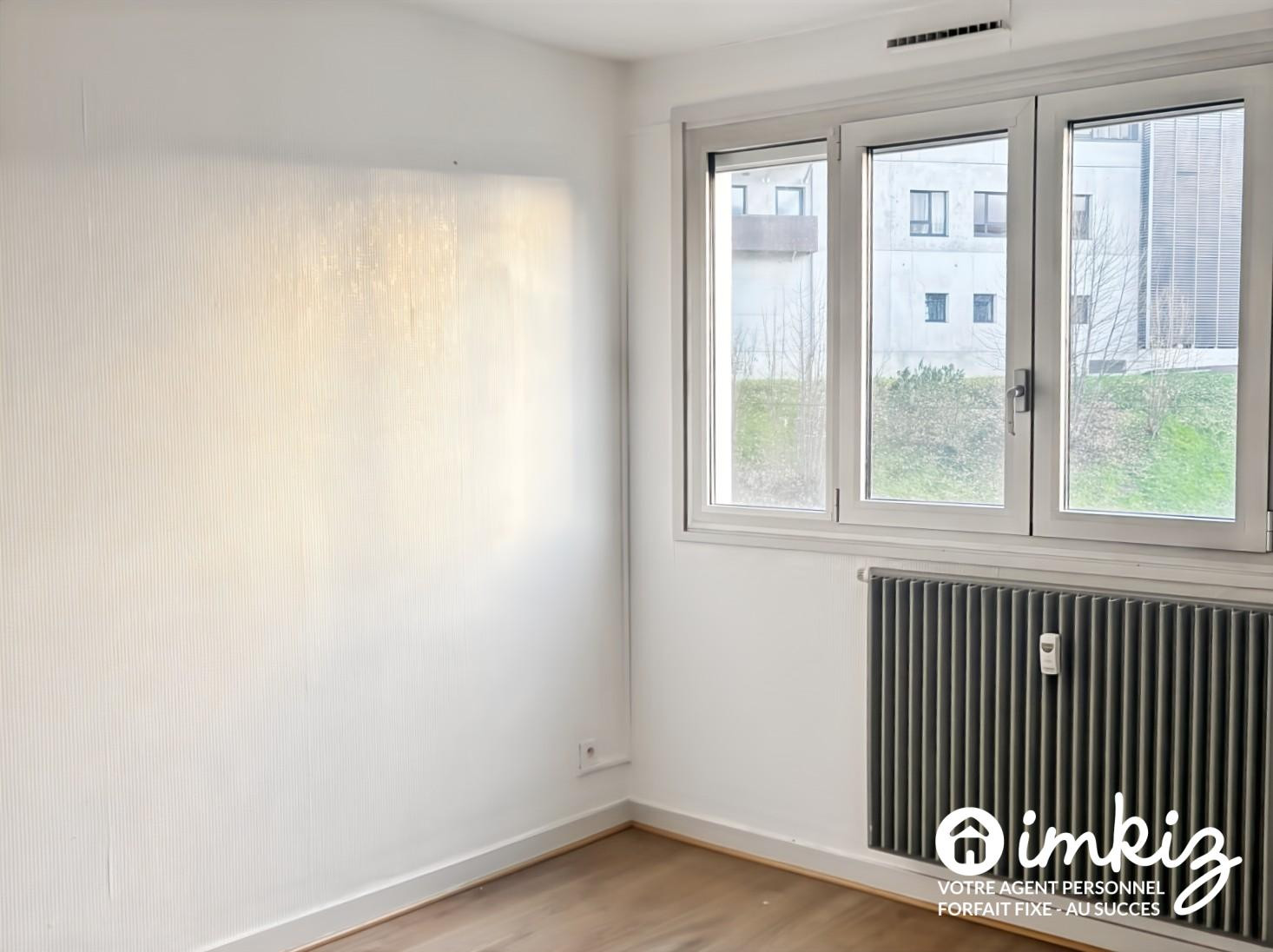 
                                                Vente
                                                 Appartement 4 pièces vue sur la vierge