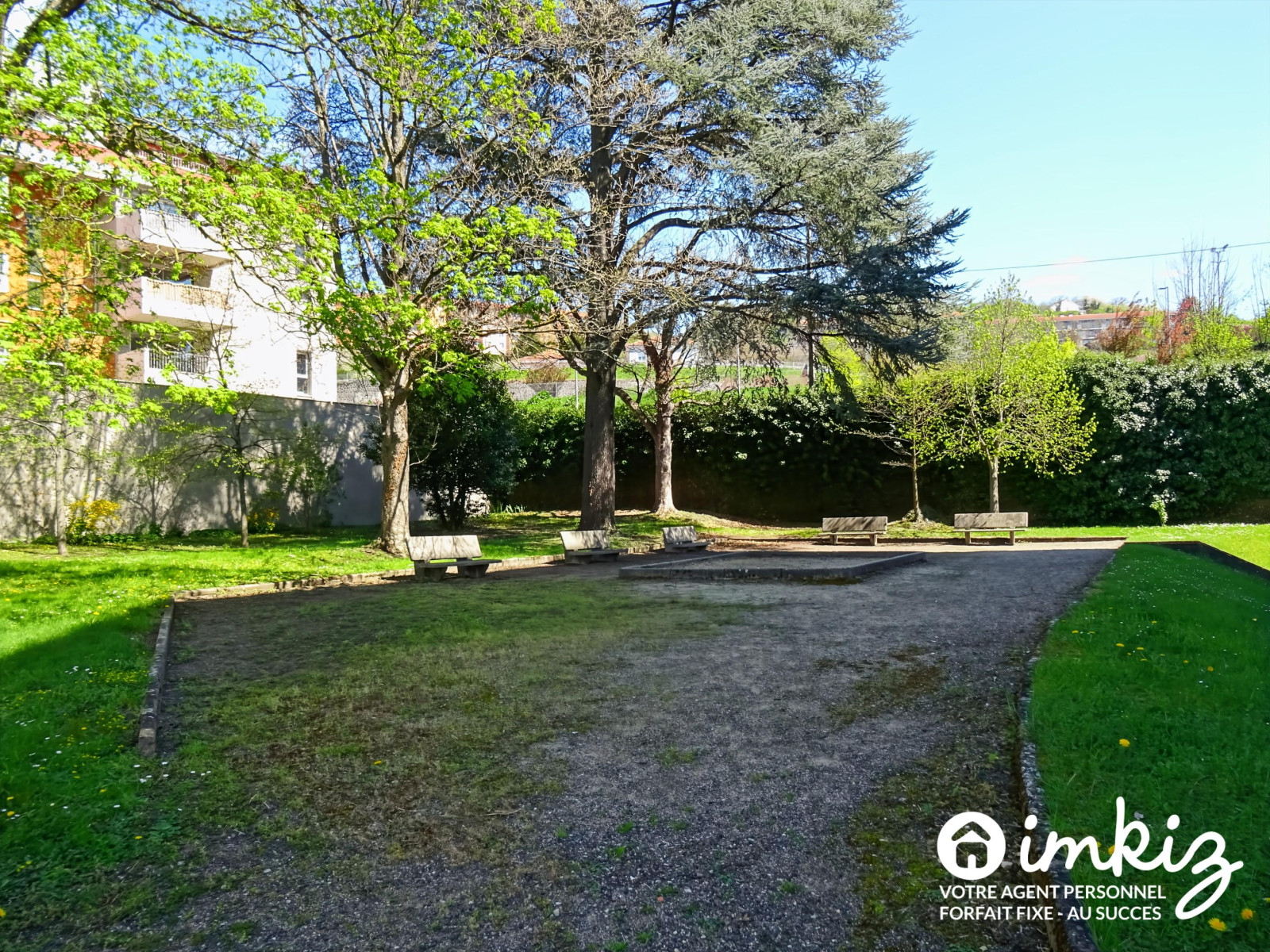 
                                                Vente
                                                 Appartement 4 pièces vue sur la vierge