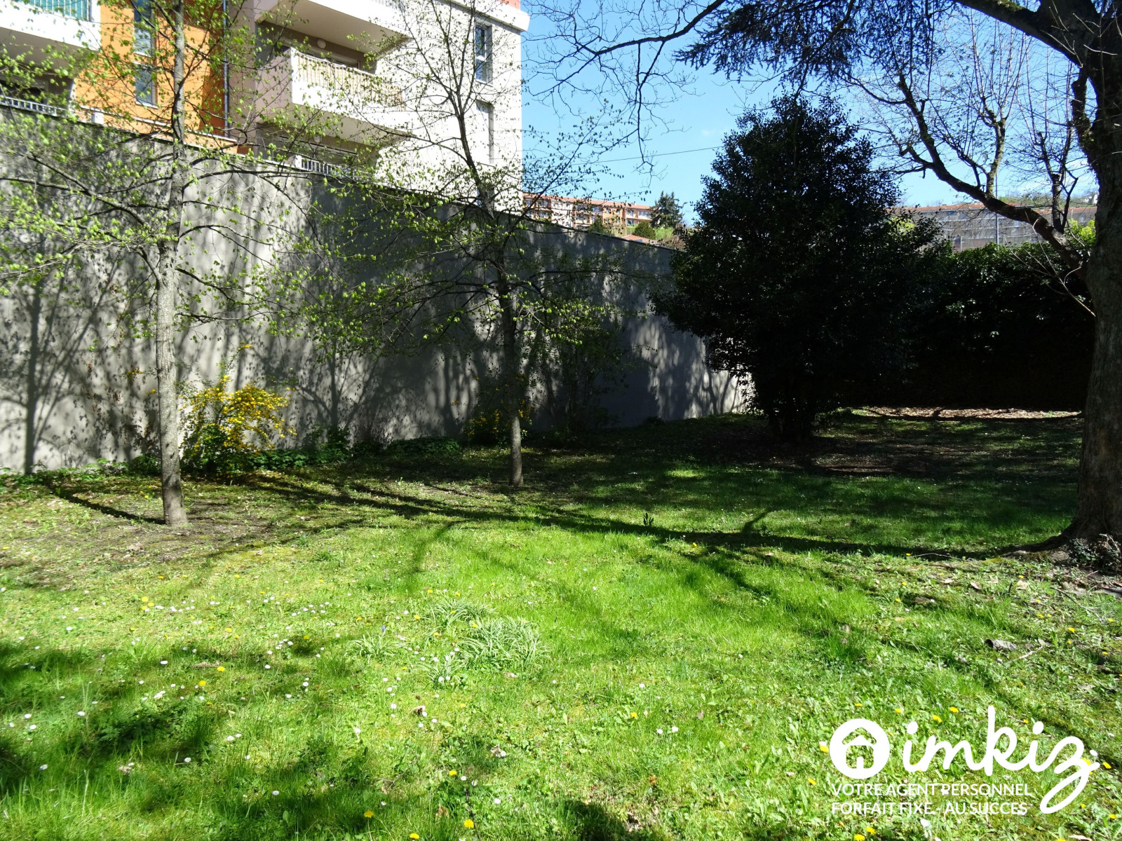 
                                                Vente
                                                 Appartement 4 pièces vue sur la vierge