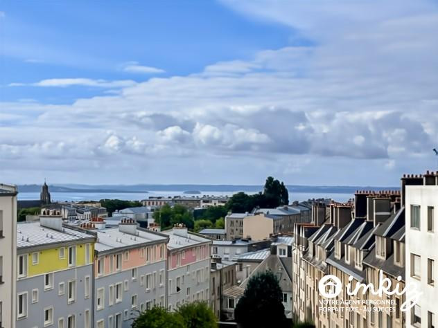 
                                                Vente
                                                 Appartement 4 pièces vue sur mer avec garage