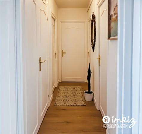 
                                                Vente
                                                 Appartement 4 pièces vue sur mer avec garage