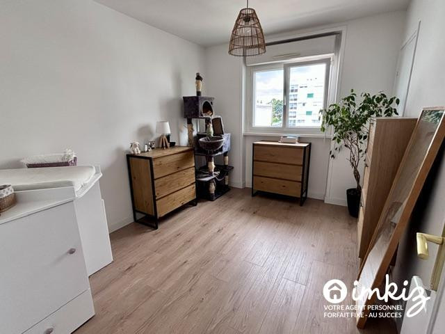 
                                                Vente
                                                 Appartement 4 pièces vue sur mer avec garage
