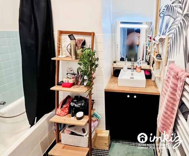 
                                                Vente
                                                 Appartement 4 pièces vue sur mer avec garage