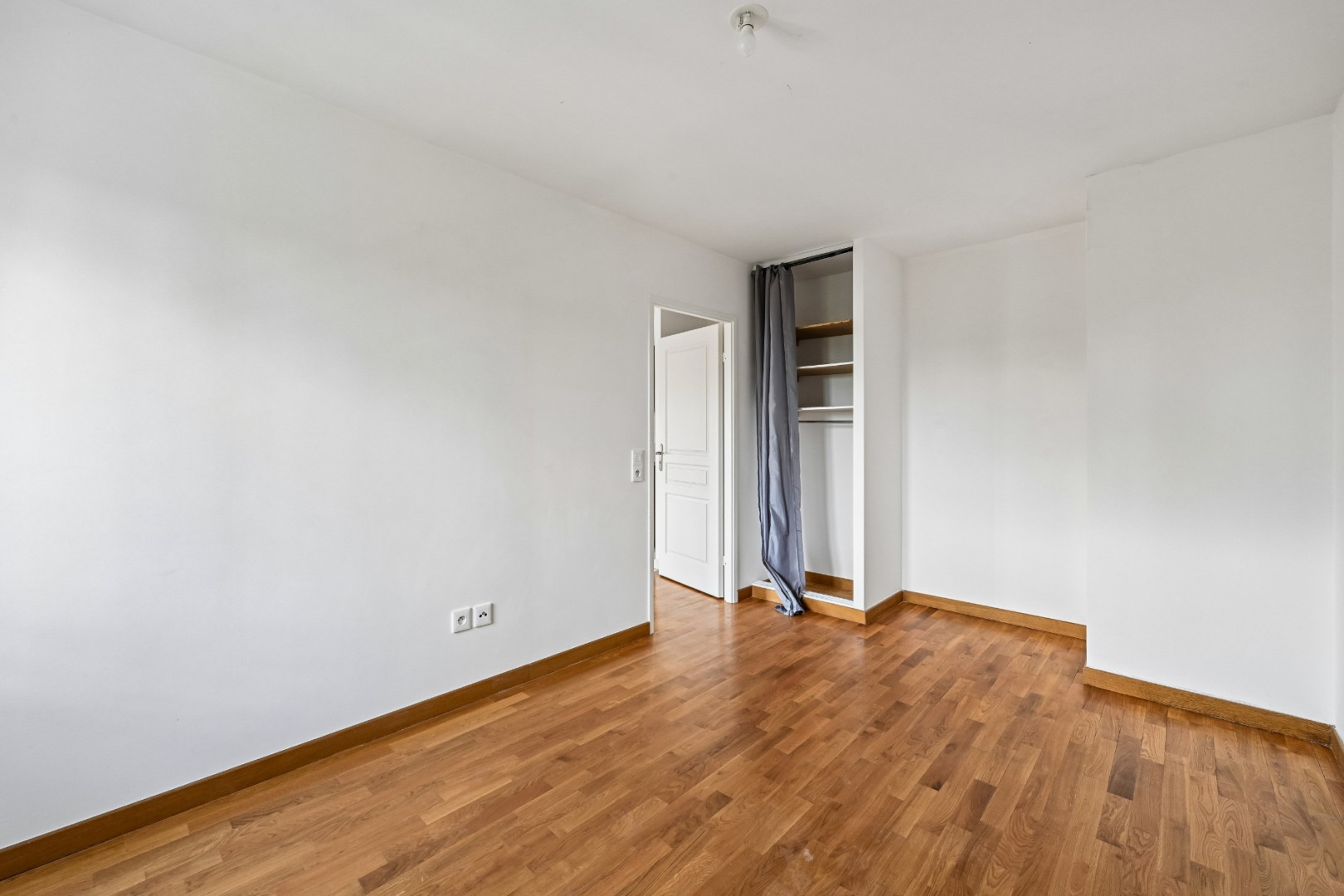 
                                                Vente
                                                 Appartement 40 m² - Le Plessis-Trévise
