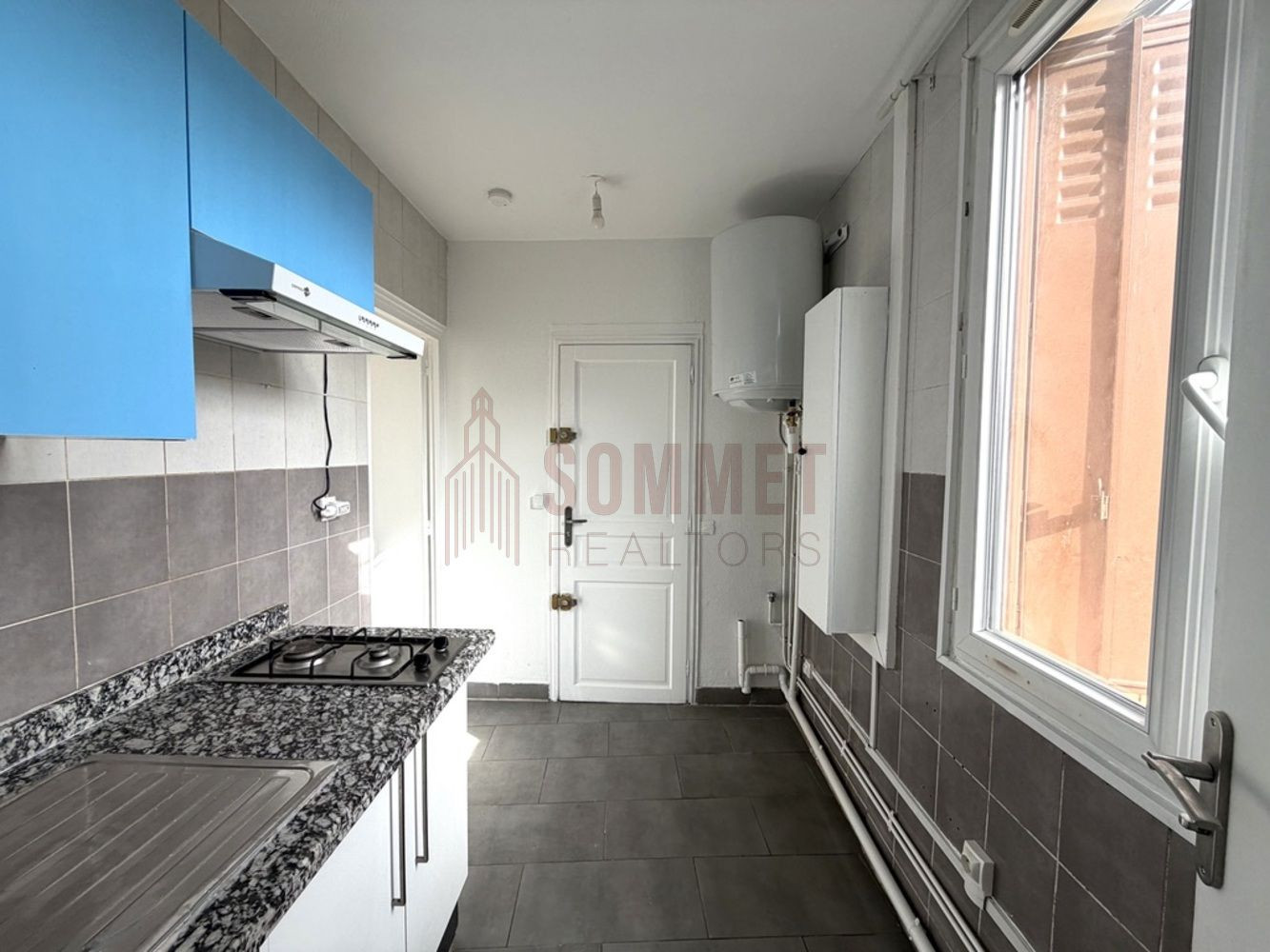 
                                                Vente
                                                 Appartement 40m² – Divisé en 2 studios –
