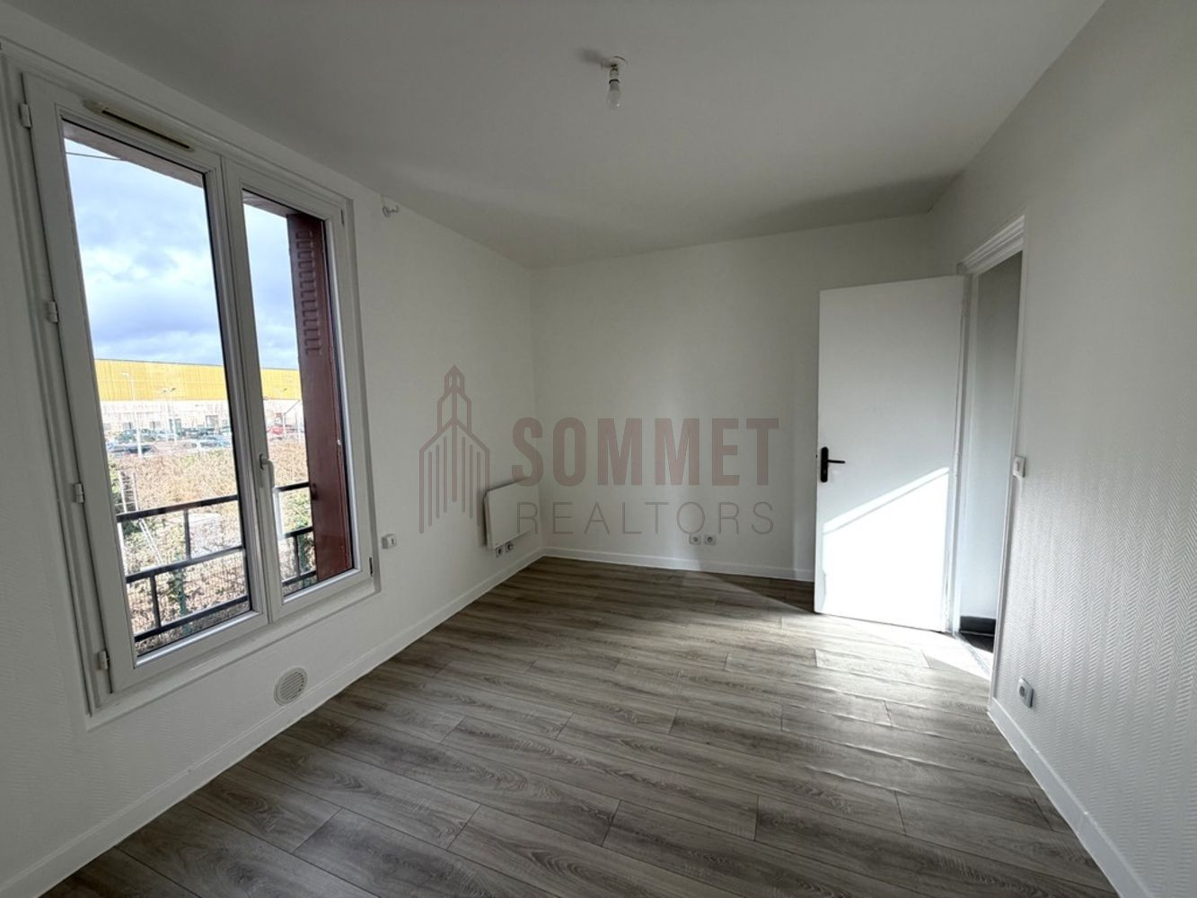 
                                                Vente
                                                 Appartement 40m² – Divisé en 2 studios –