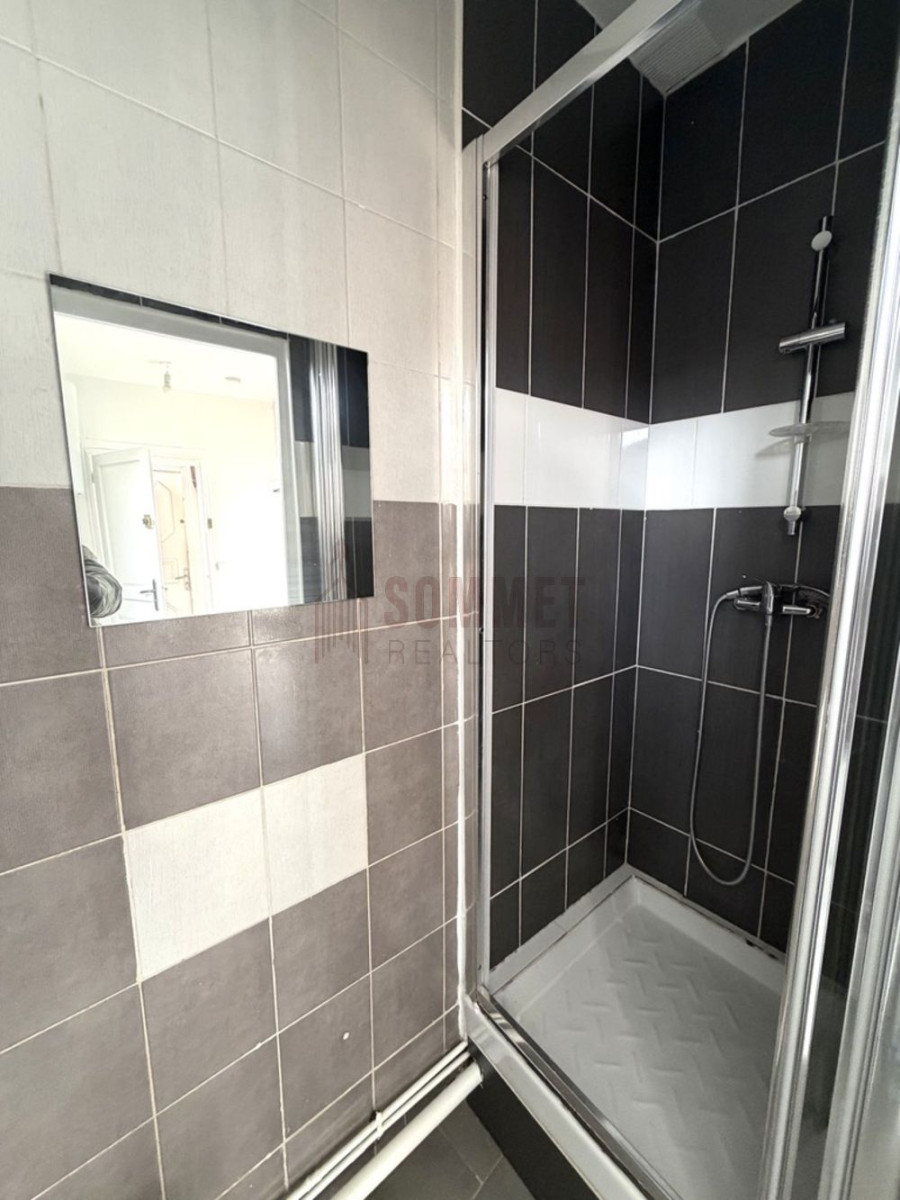 
                                                Vente
                                                 Appartement 40m² – Divisé en 2 studios –