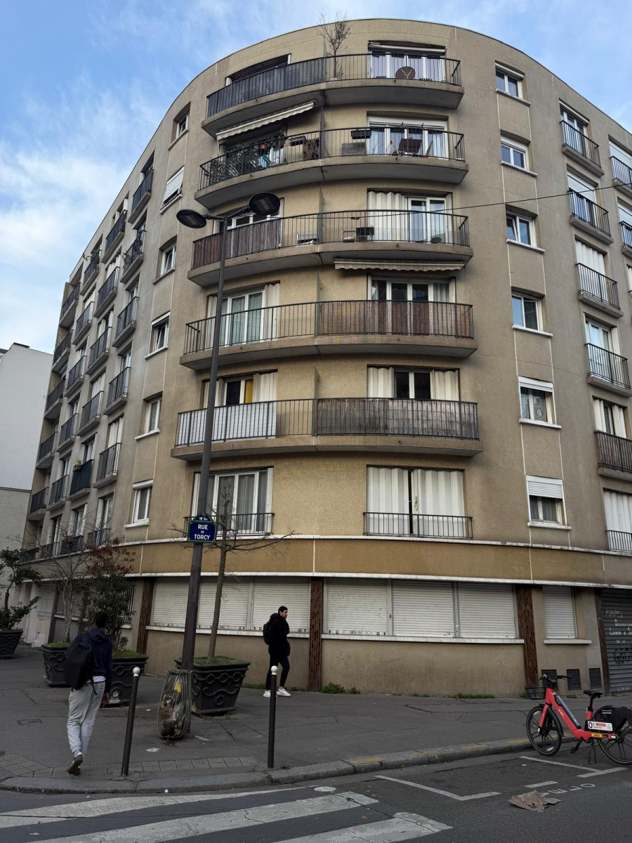 
                                                Vente
                                                 Appartement - 40m² Paris 18