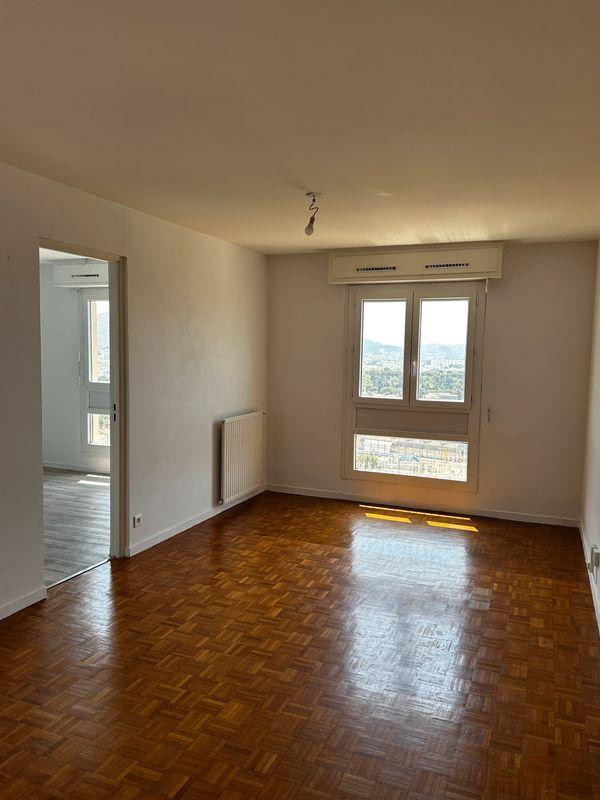 
                                                Location
                                                 Appartement 42 m² 13012