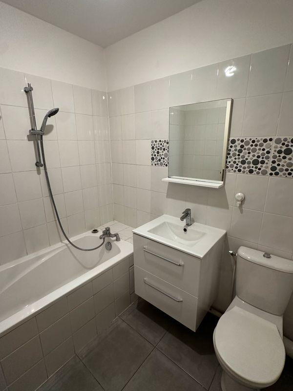 
                                                Location
                                                 Appartement 42 m² 13012