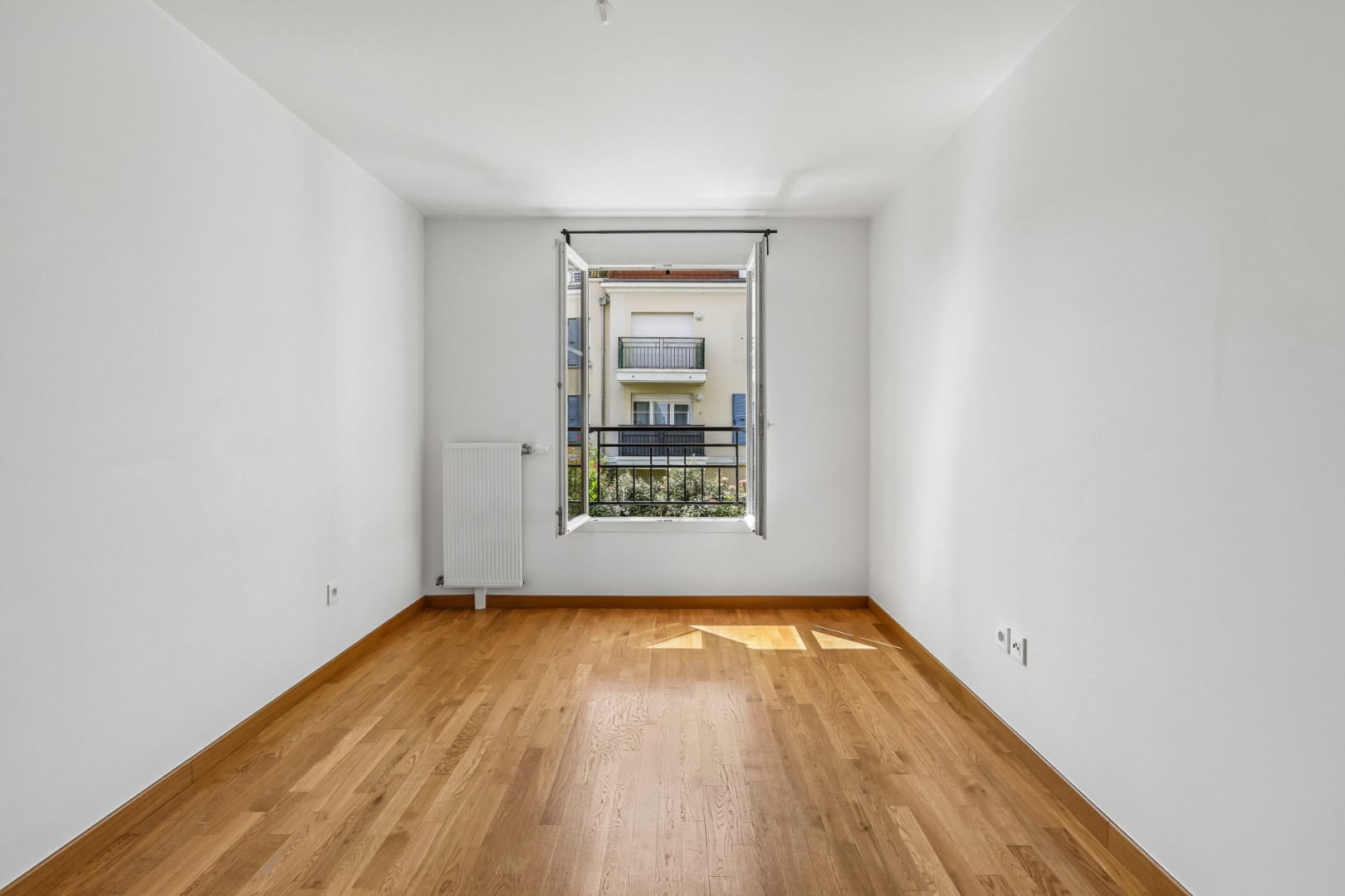 
                                                Vente
                                                 Appartement 42 m² - Le Plessis-Trévise