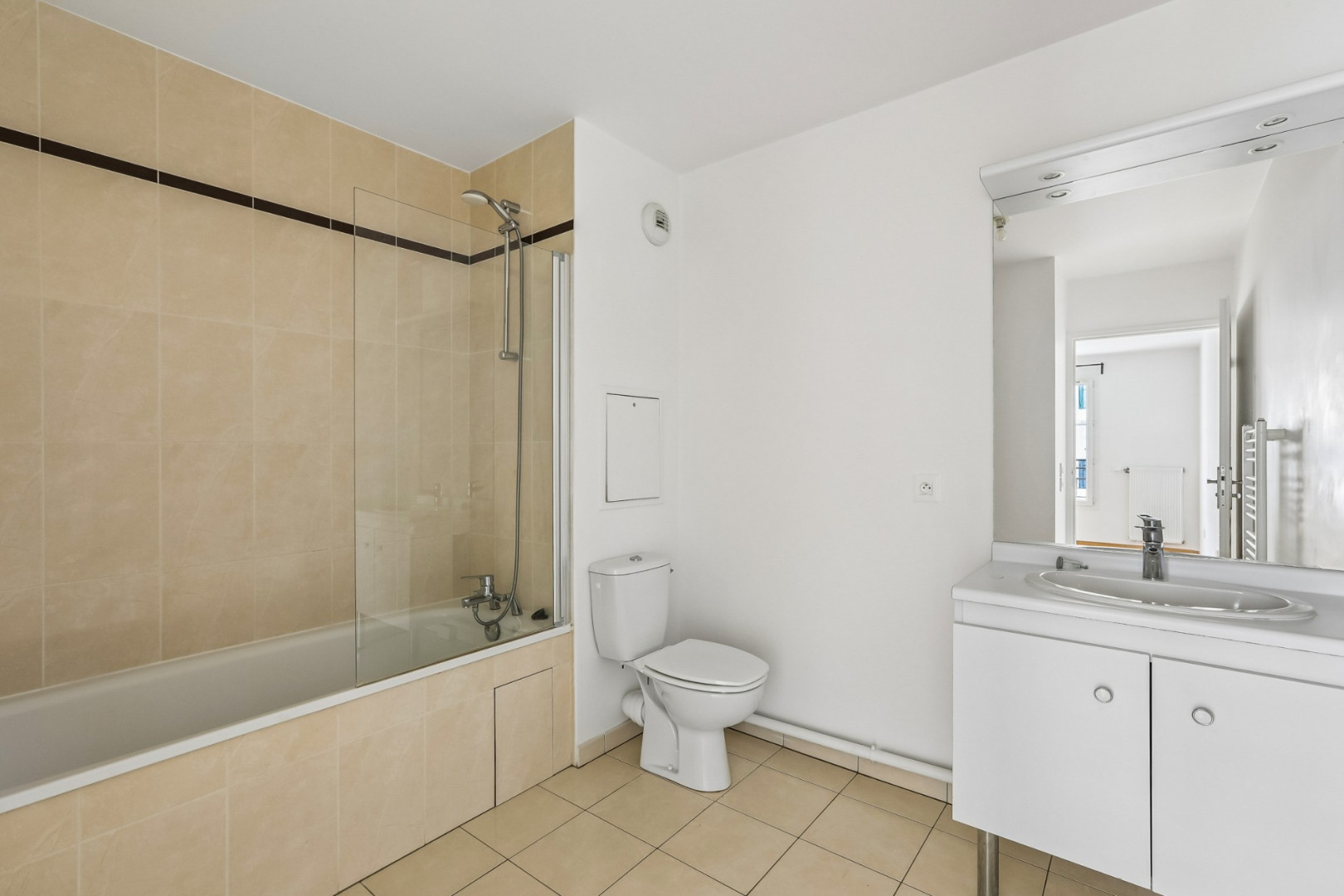 
                                                Vente
                                                 Appartement 42 m² - Le Plessis-Trévise