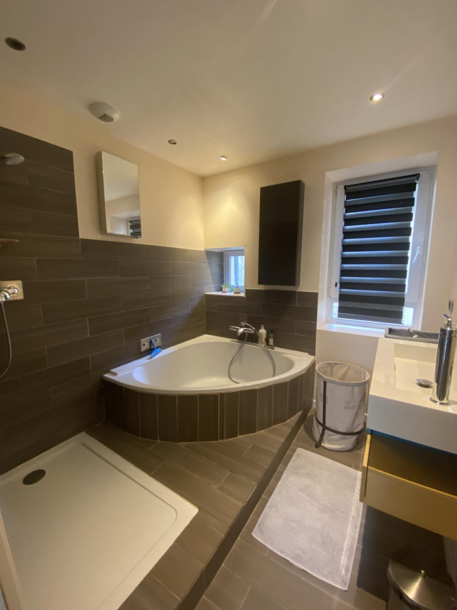 
                                                Location
                                                 Appartement 42m² en centre ville proche commodités