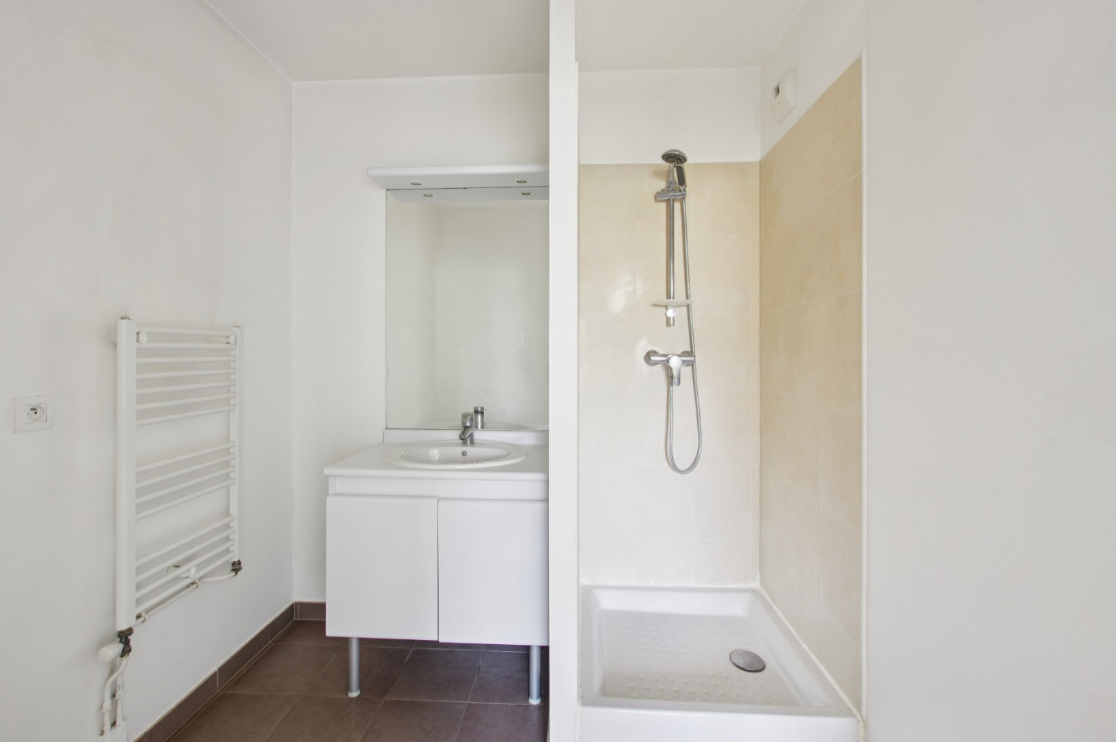 
                                                Vente
                                                 Appartement 44m² - Drancy