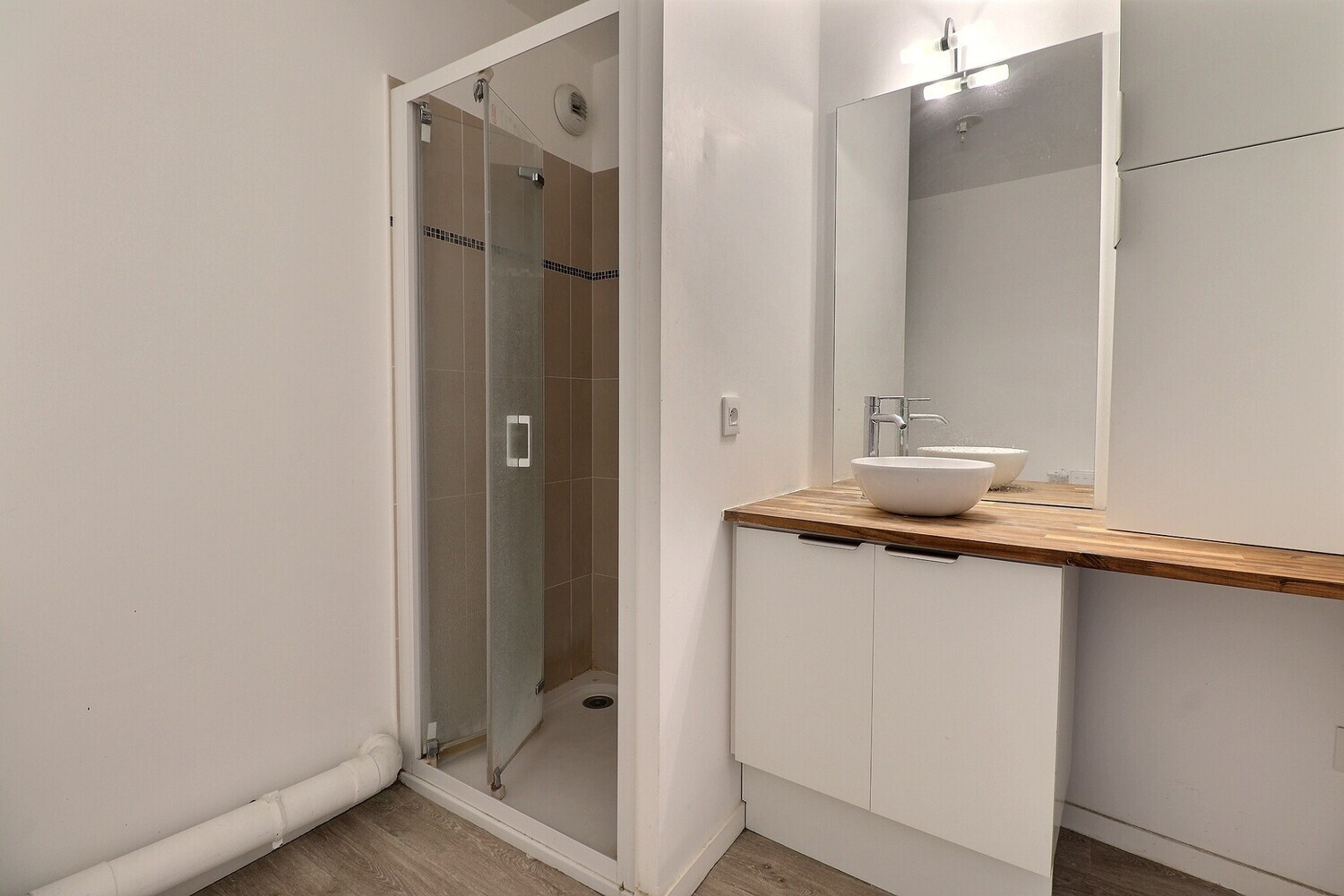 
                                                Vente
                                                 Appartement - 45,61 m² - 2 pièces