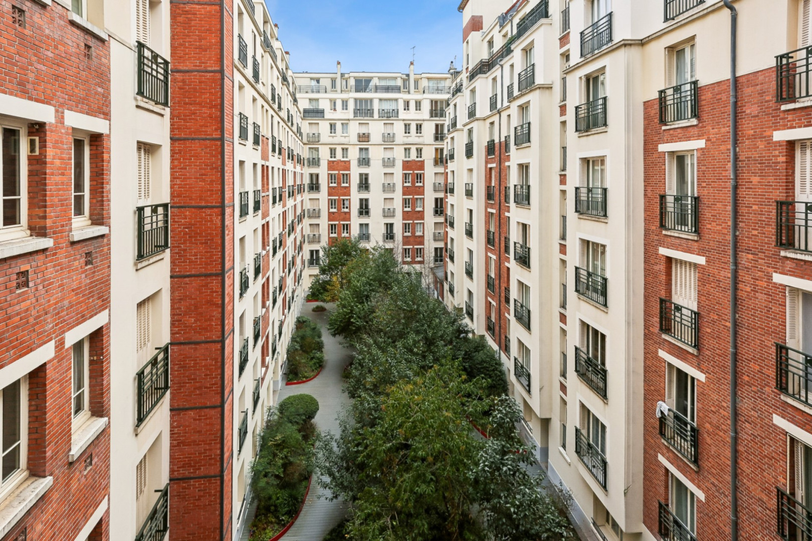 
                                                Vente
                                                 Appartement 47m² - Paris 15ème